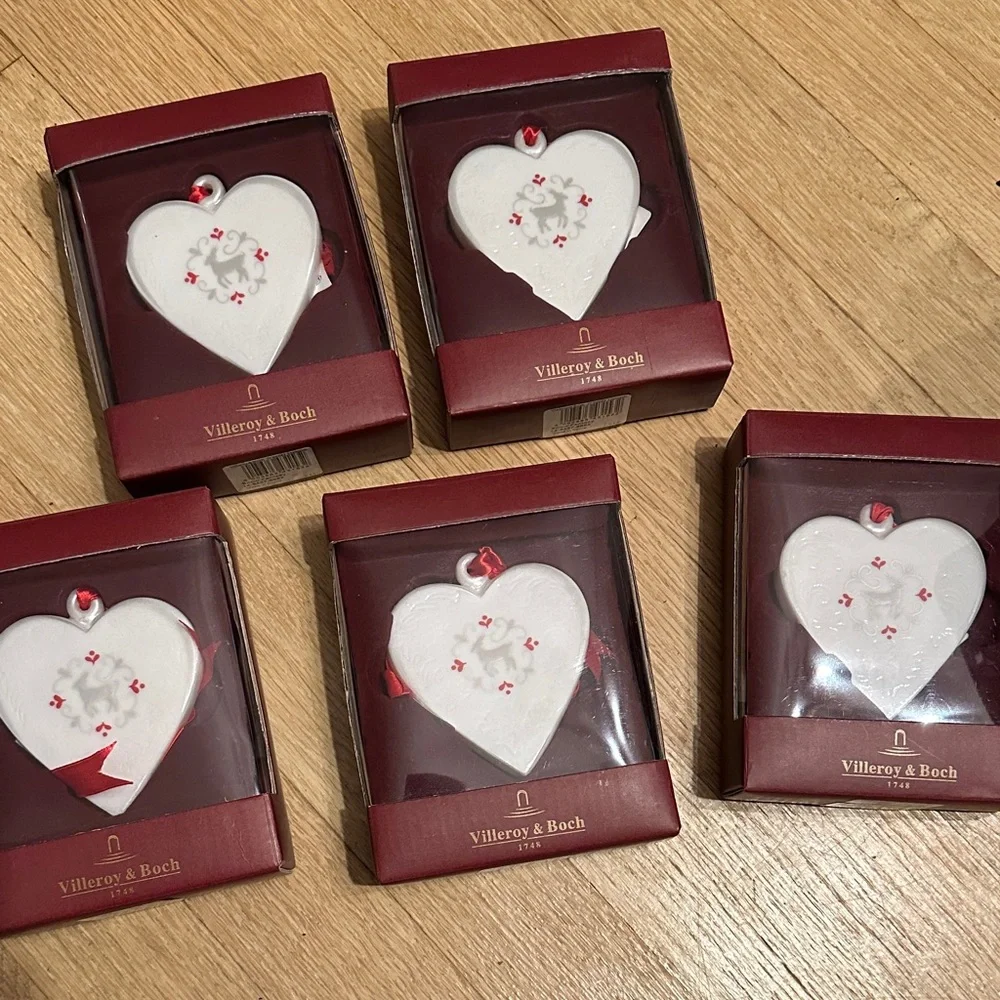 Villeroy & Boch set of 5 White and Red Heart ornaments